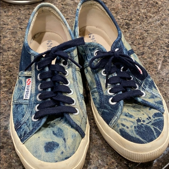 pink and teal jordans